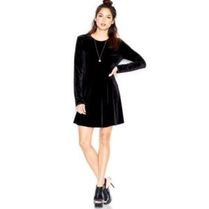 Ronni Nicole vintage velvet mini